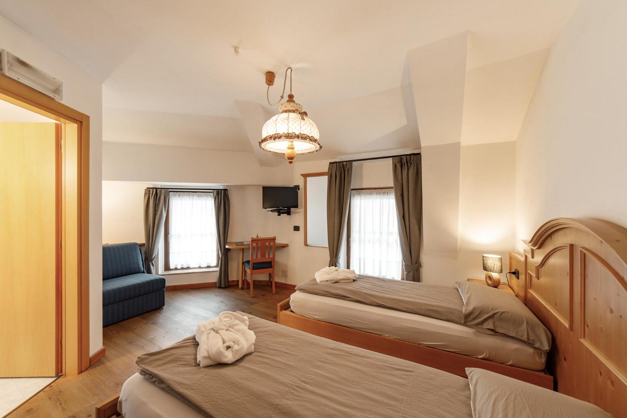 Hotel Al Bivio - Pizzeria, Pool & Sauna Imer Dış mekan fotoğraf