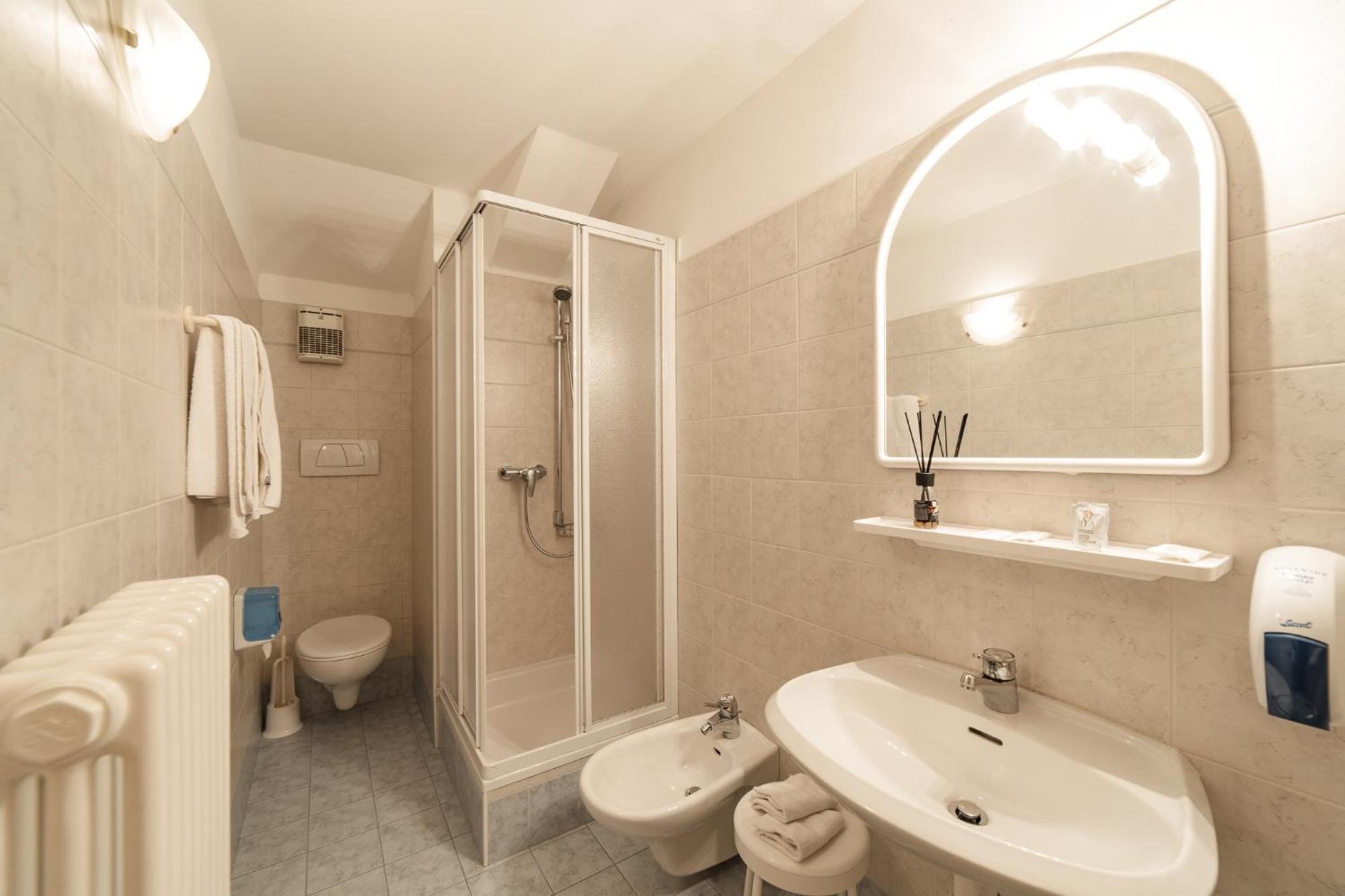 Hotel Al Bivio - Pizzeria, Pool & Sauna Imer Dış mekan fotoğraf