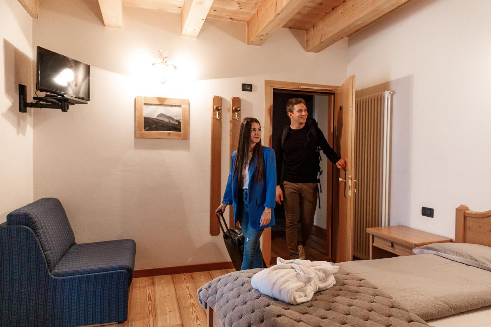 Hotel Al Bivio - Pizzeria, Pool & Sauna Imer Dış mekan fotoğraf
